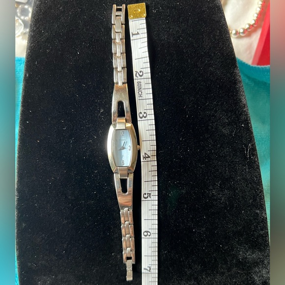 Fossil ladies watch ES 9461 All Stainless NEW BATTERY installed (Oct 202… - Picture 3 of 4